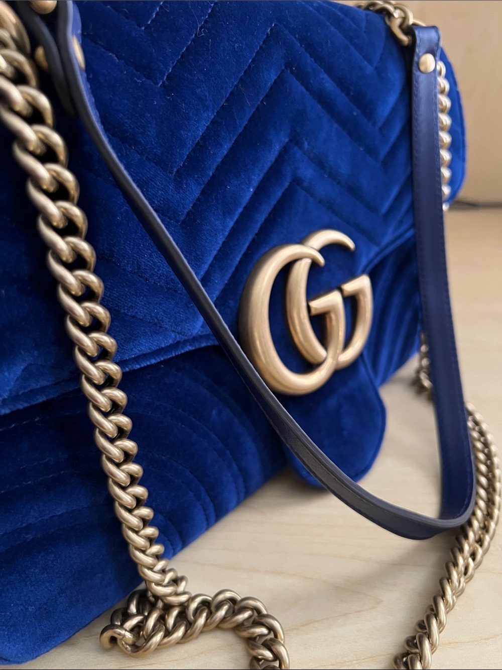 GUCCI GG Marmont Velvet Cobalt Blue Medium Shoulder Bag with duster and cards - Picture 5 of 15
